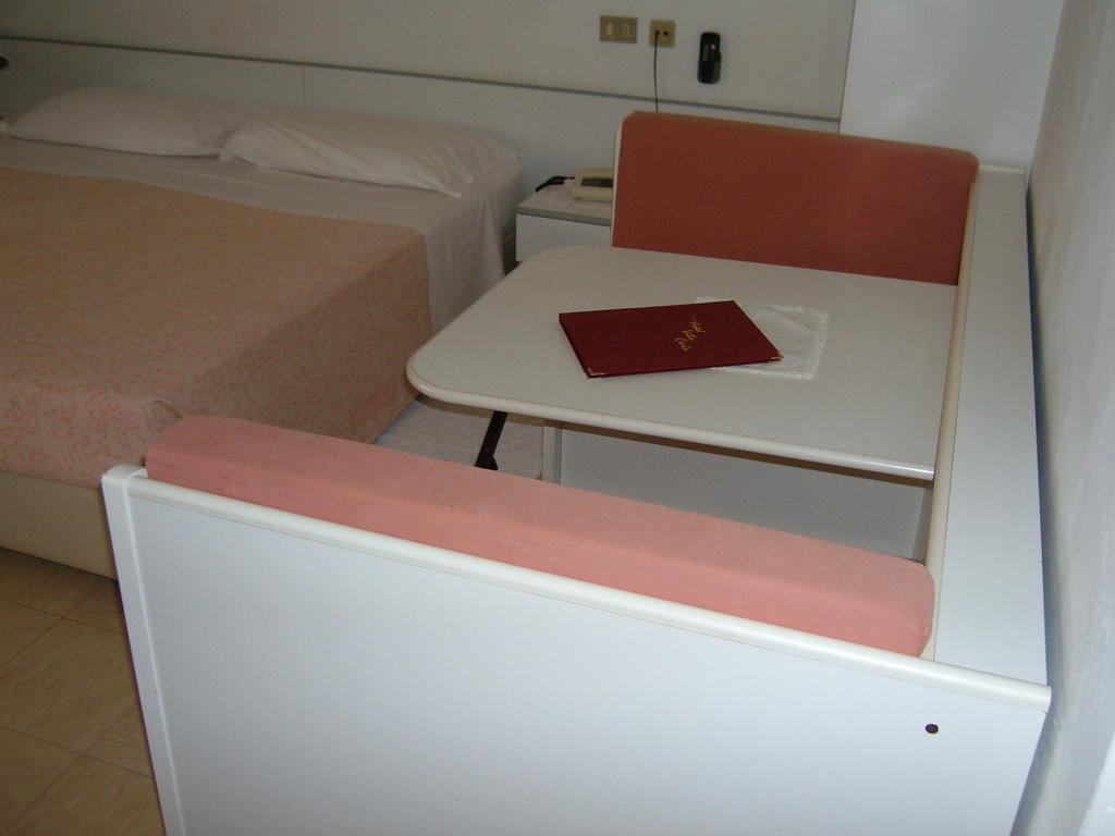 Hotel Villa Carla Grado Buitenkant foto