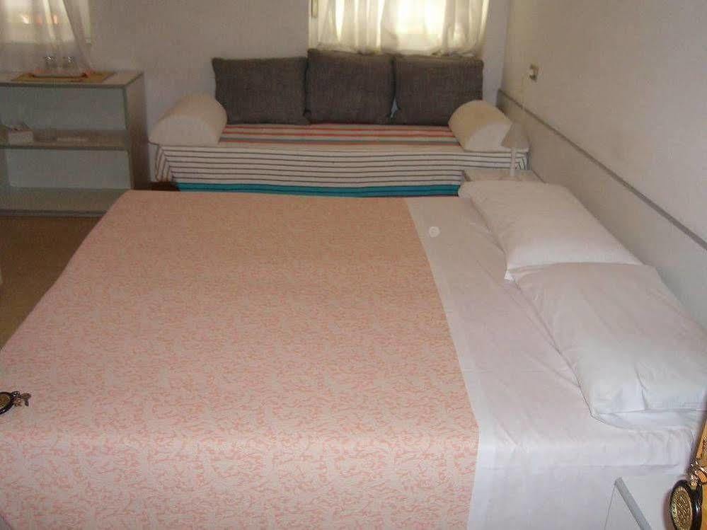 Hotel Villa Carla Grado Buitenkant foto